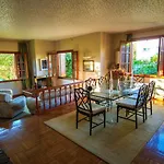 Chalet con Piscina y finca de 2000m